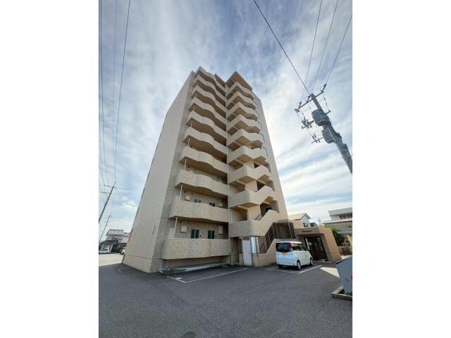 プレゼンスの物件外観写真