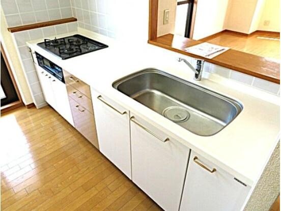 サーバス旗ヶ崎　の物件内観写真