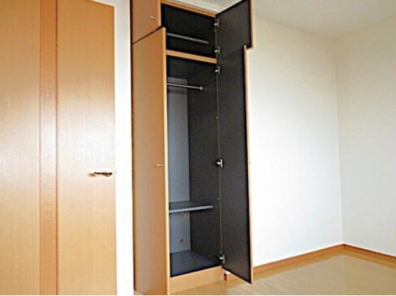 サーバス旗ヶ崎　の物件内観写真