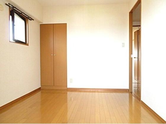 サーバス旗ヶ崎　の物件内観写真