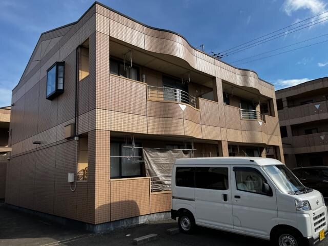 ナオティーフォーの物件外観写真