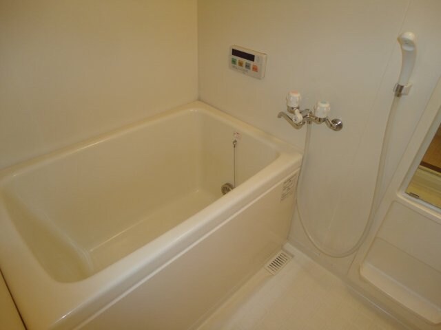 ナオティーフォーの物件内観写真