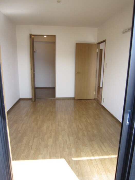 ハイカムール川口の物件内観写真