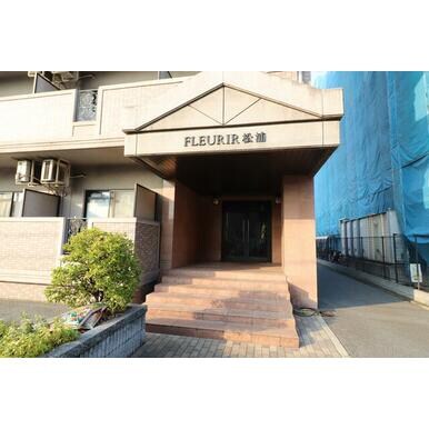 フルリール松浦の物件外観写真