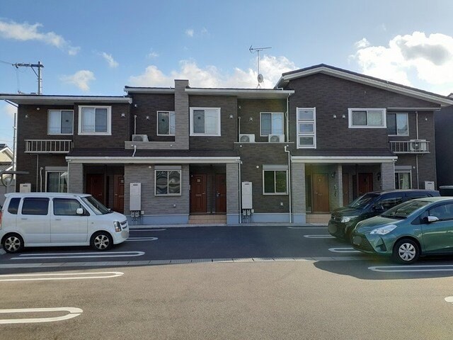 ストレリチア・アルバＡの物件外観写真