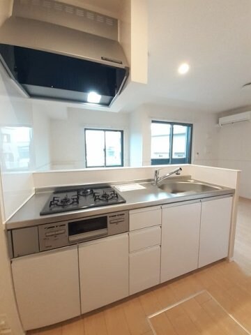 ストレリチア・アルバＡの物件内観写真