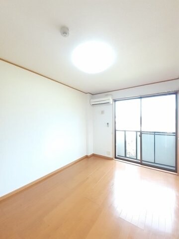 サニー　ヴィオラの物件内観写真