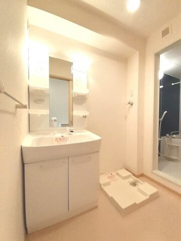 レクサス　Ｅの物件内観写真