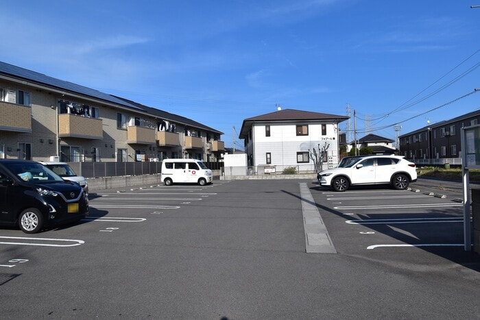 シャンゼリーゼの物件外観写真