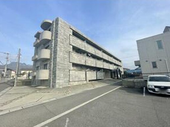 イーストマンションの物件外観写真