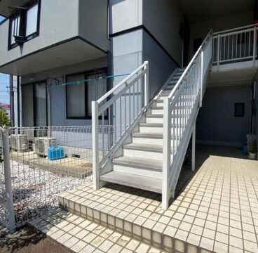 サンライフ川西の物件外観写真