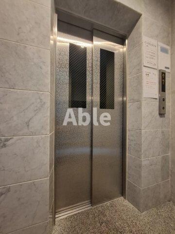 コリドール中央の物件内観写真