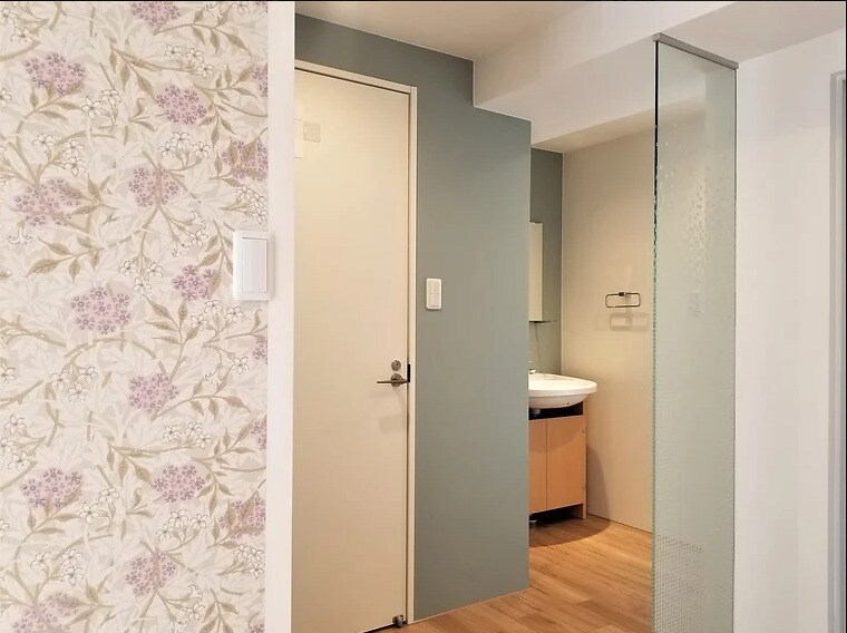 コリドール中央の物件内観写真