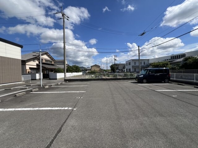 レオパレスエルサの物件外観写真