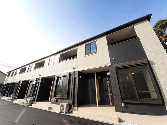 ラ・エムザの物件外観写真