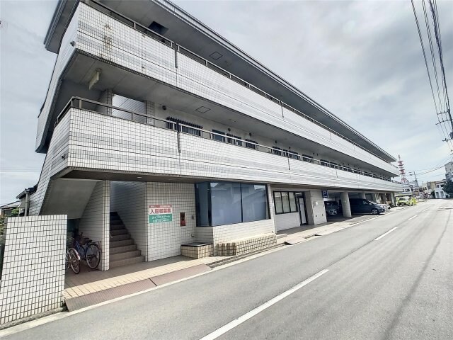 三条駅前ハイツの物件外観写真