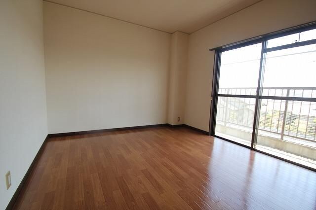 三条駅前ハイツの物件内観写真