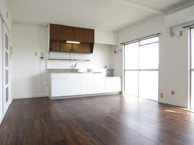 ヴィラナリー屋島7号棟の物件内観写真