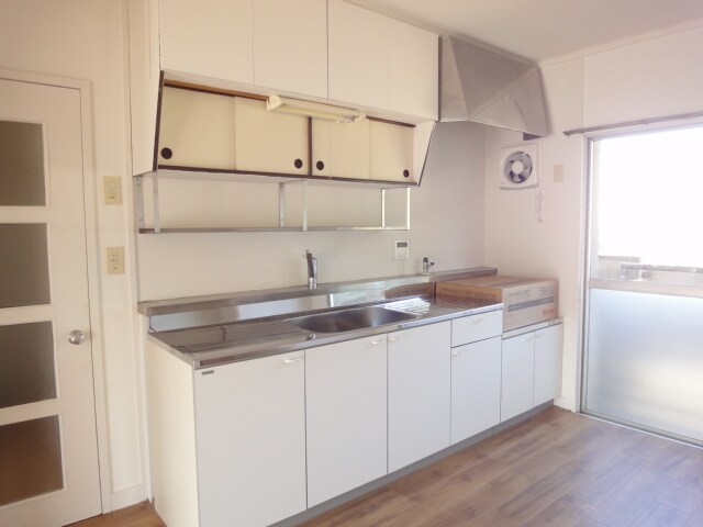 ヴィラナリー屋島5号棟の物件内観写真