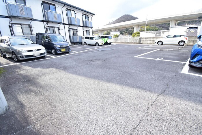 シャトル西春日 B棟の物件外観写真