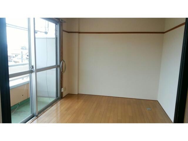 ロイヤルプラザの物件内観写真