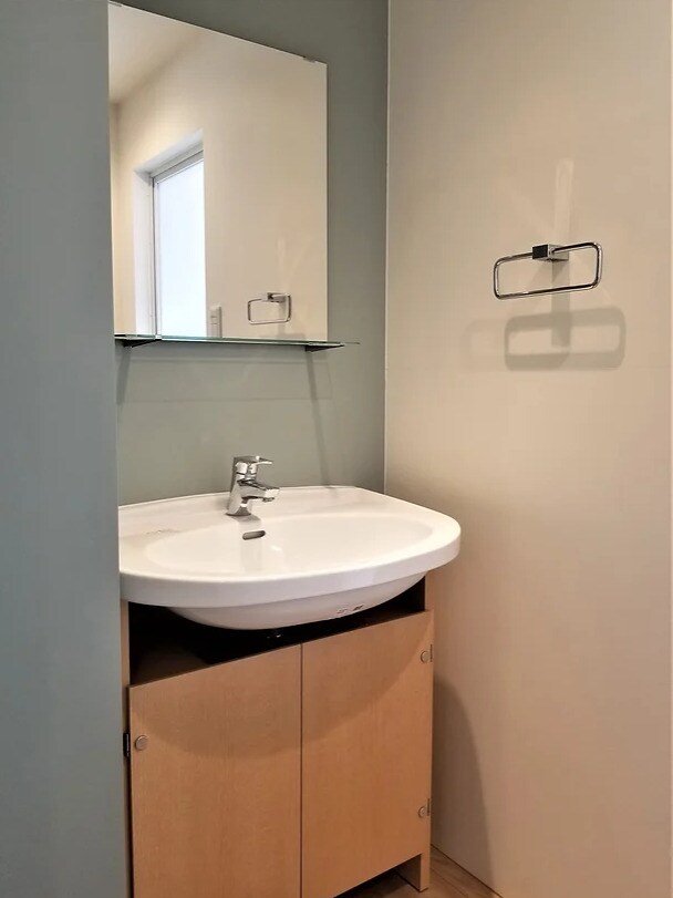 コリドール中央の物件内観写真