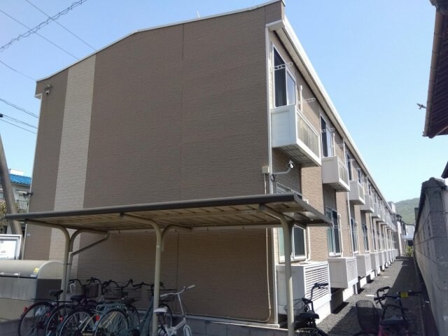 レオパレスクリスマスローズの物件外観写真