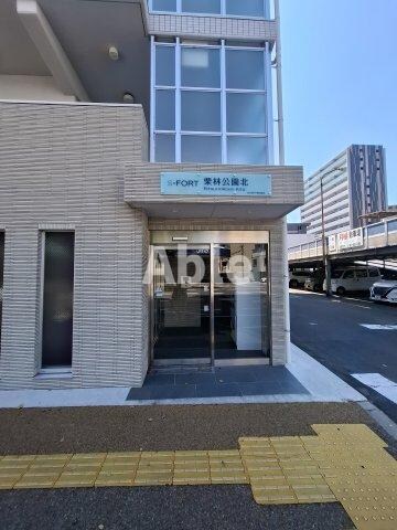 Ｓ－ＦＯＲＴ栗林公園北の物件外観写真
