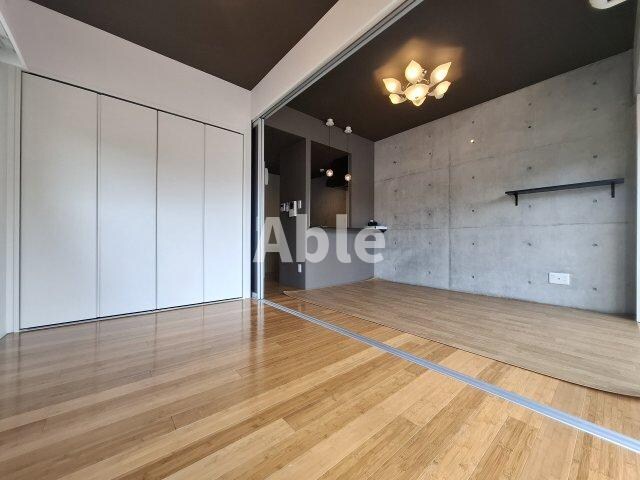 コリドール中央の物件内観写真