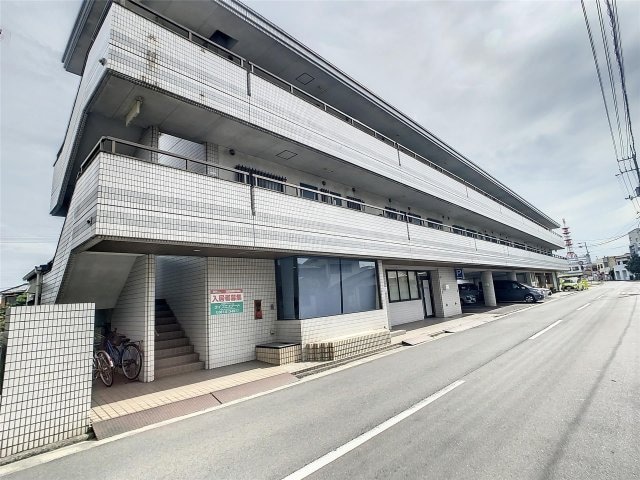 三条駅前ハイツの物件外観写真