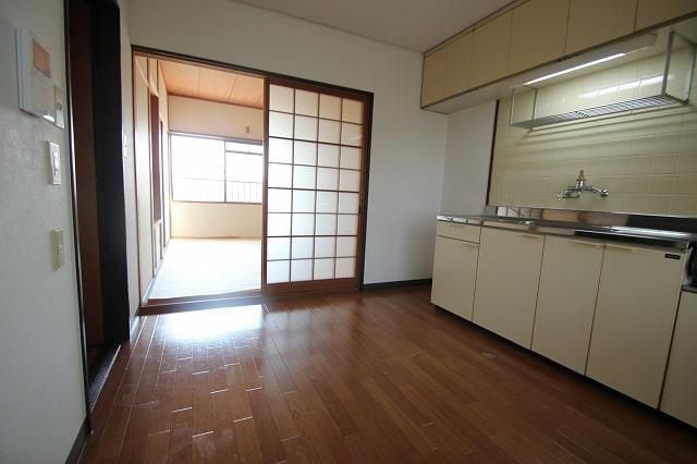 三条駅前ハイツの物件内観写真