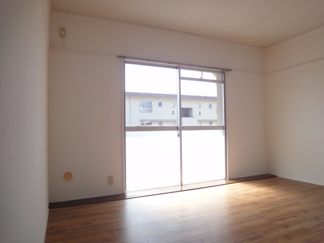 ヴィラナリー屋島5号棟の物件内観写真