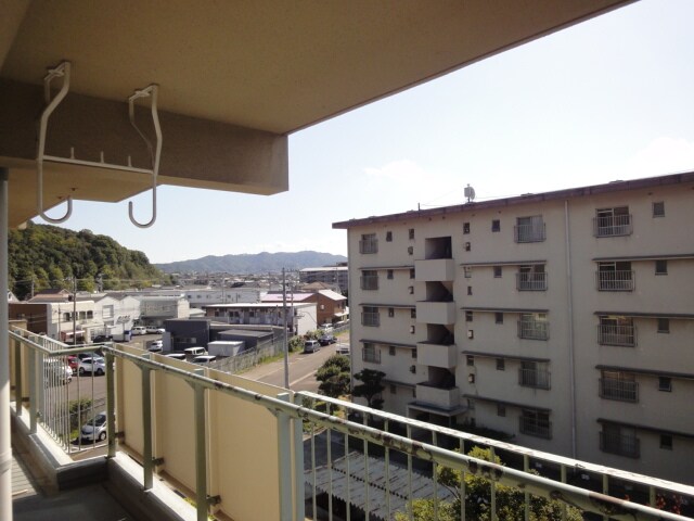 ヴィラナリー屋島5号棟の物件内観写真