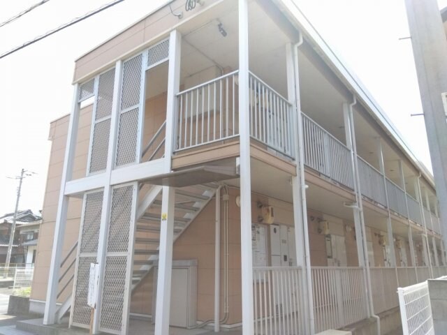 レオパレスシャルマンの物件外観写真