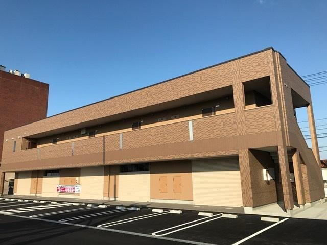 ミラフローレスの物件外観写真