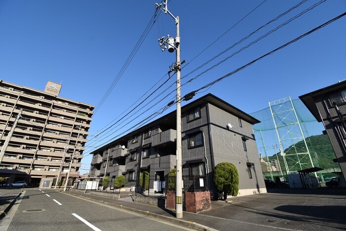 シャトレー西本Ⅱの物件外観写真