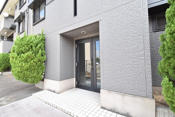 シャトレー西本Ⅱの物件外観写真