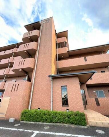 ユーミー伏石の物件外観写真