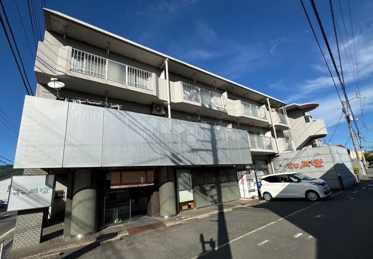 岩藤マンションの物件外観写真