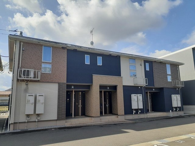 ルミエール・イリゼⅣの物件外観写真