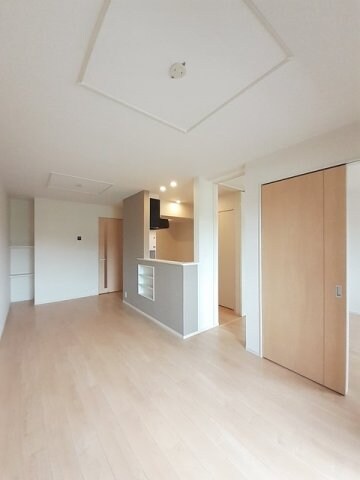 ルミエール・イリゼⅣの物件内観写真