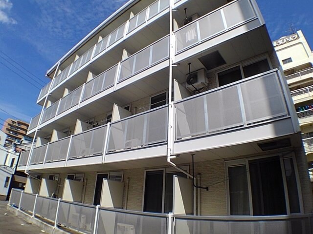 レオパレス瓦町の物件外観写真