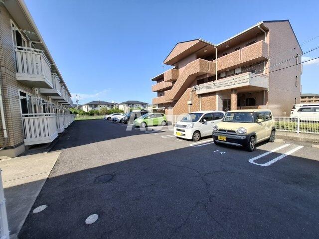 パラディー森塚の物件外観写真