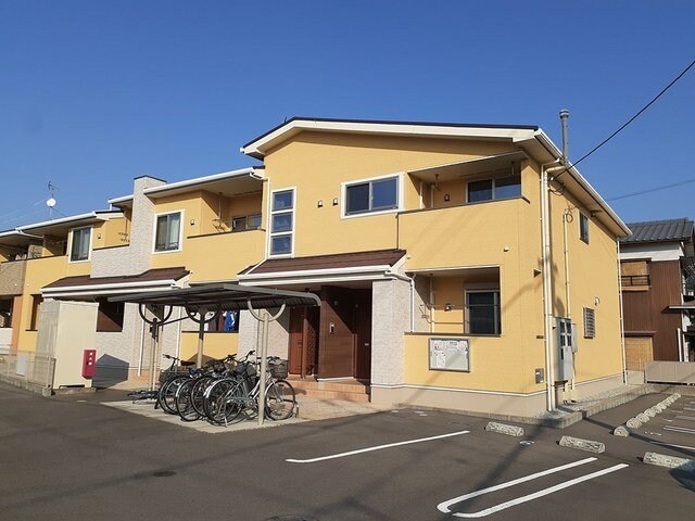 ピア六条の物件外観写真