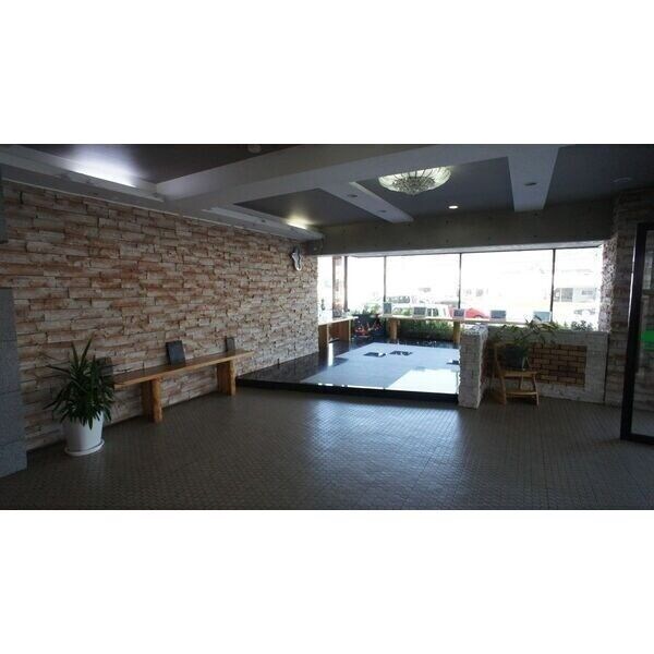 ハイマート屋島の物件外観写真