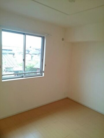 ルルディ　Ａの物件内観写真