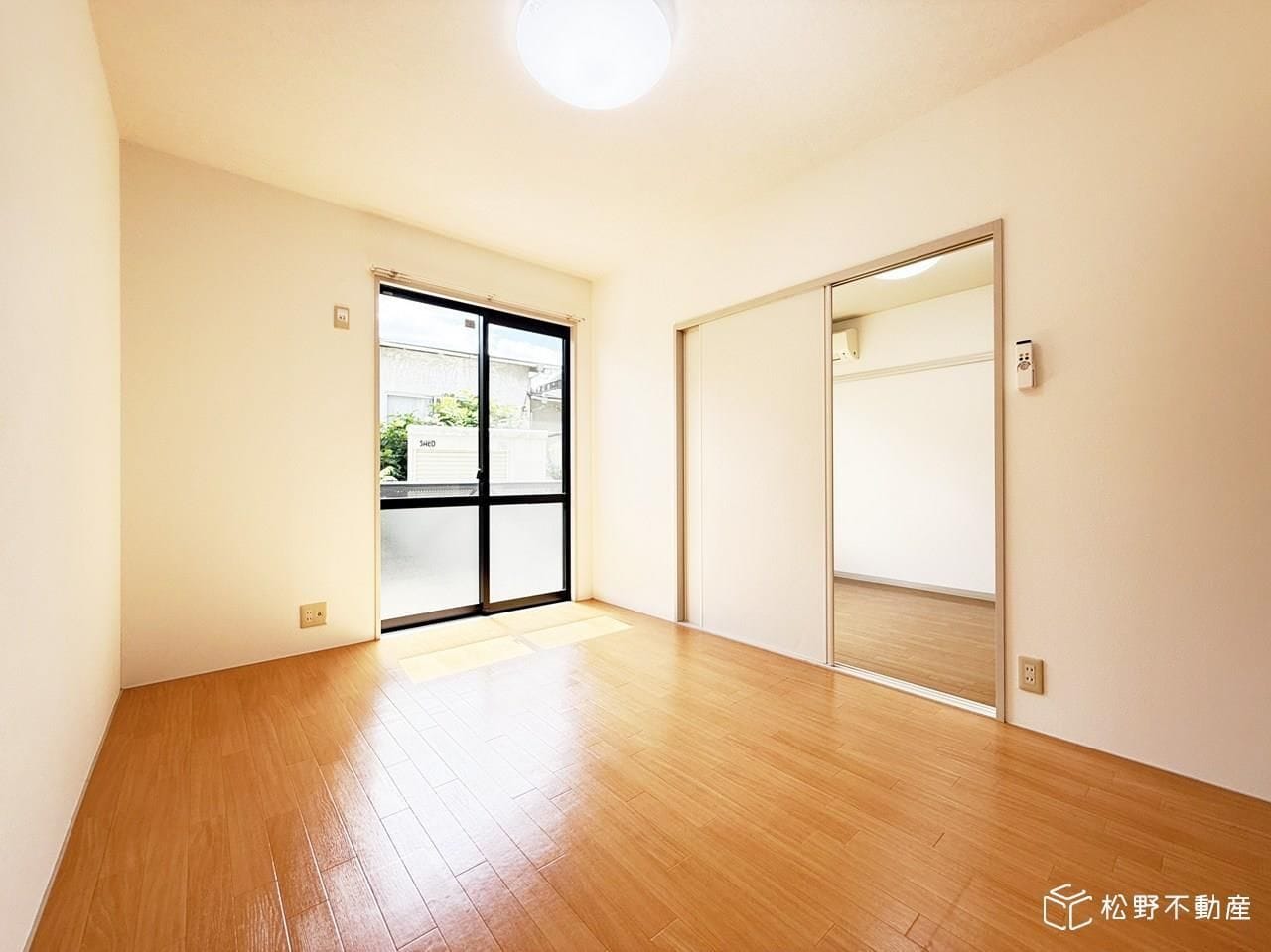 ロイヤルガーデン紙町の物件内観写真