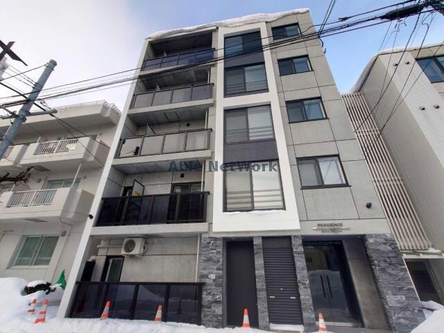 レジデンス北18条の物件外観写真