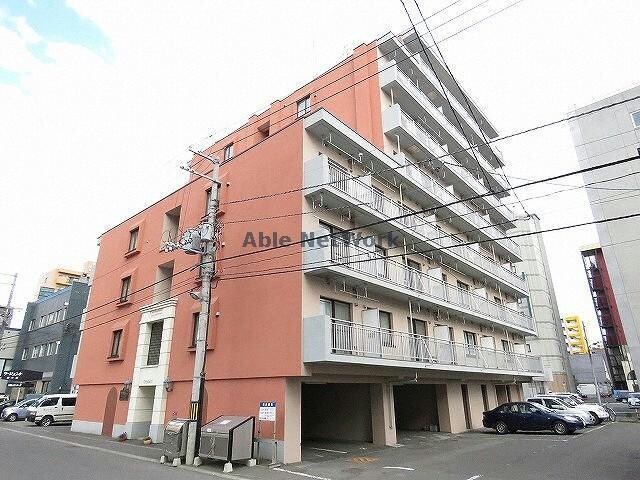 クリスタルファイブの物件外観写真