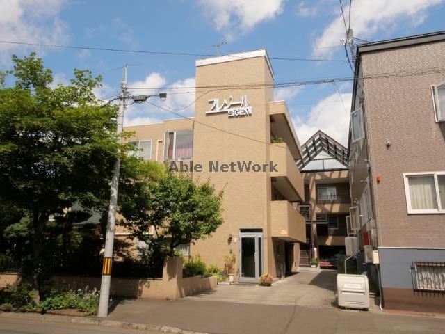 プレジールSIGEMIの物件外観写真